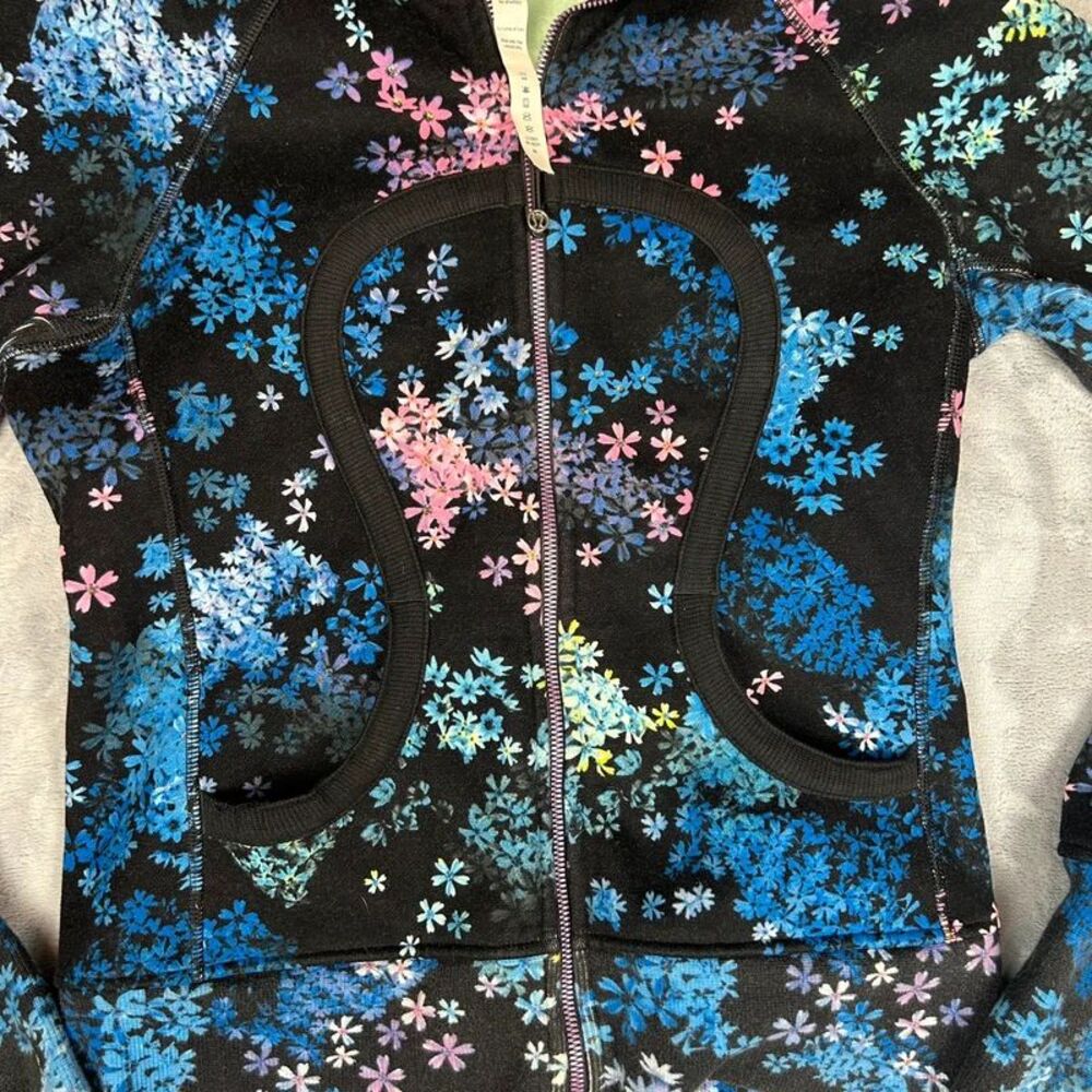 Lululemon jacket - Picture 4 of 6